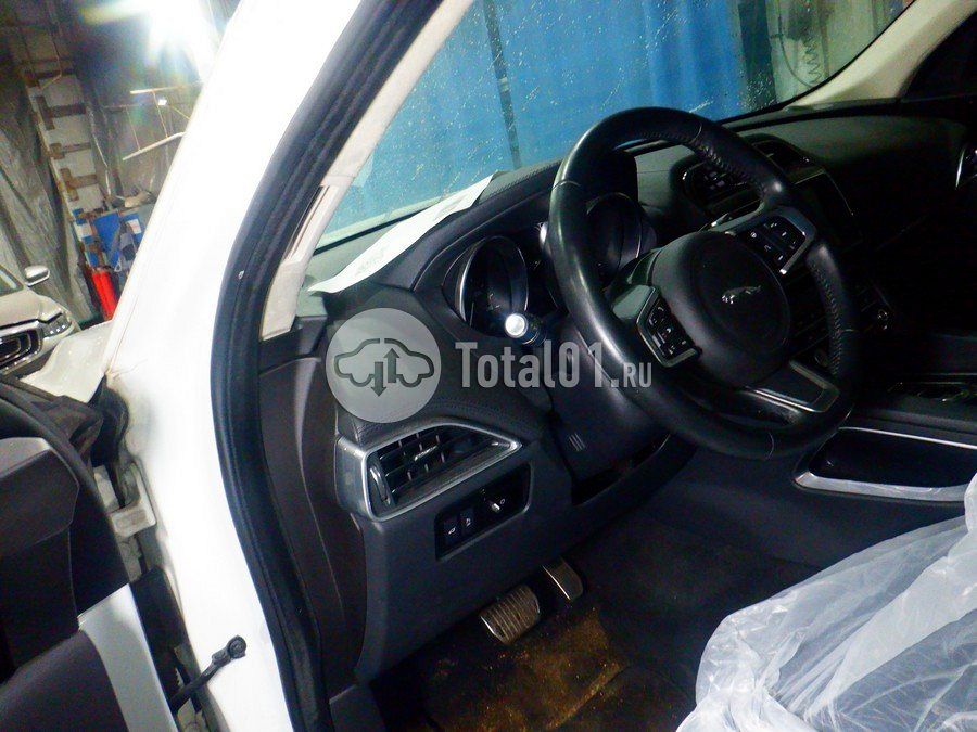 Фото Jaguar F-Pace 68