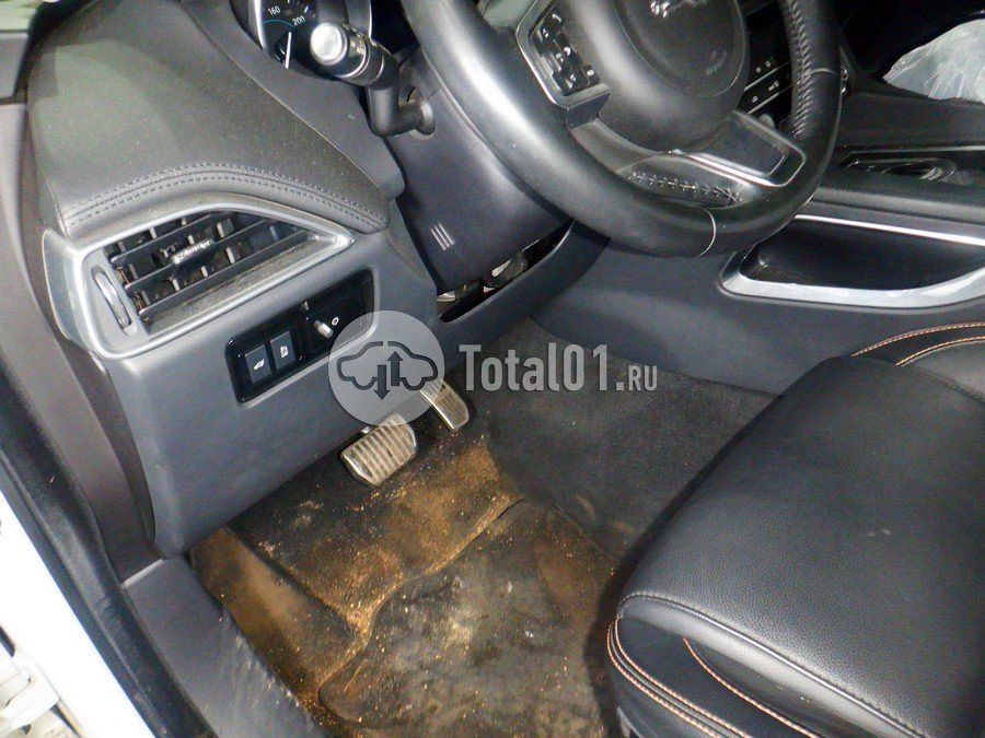 Фото Jaguar F-Pace 80