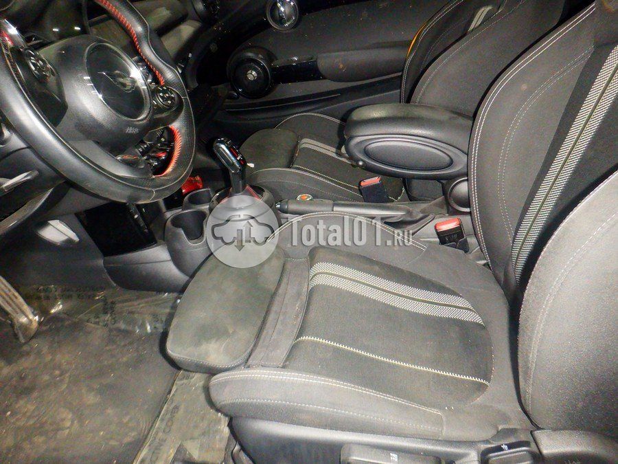 Фото MINI John Cooper Works 58