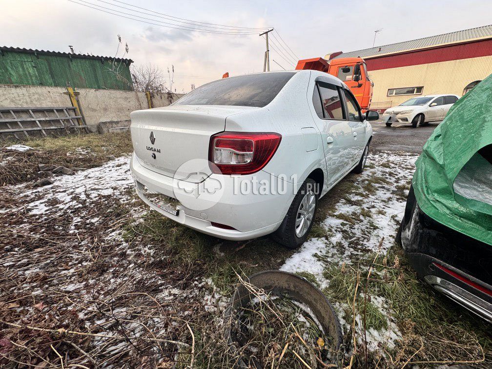 Фото Renault Logan 8