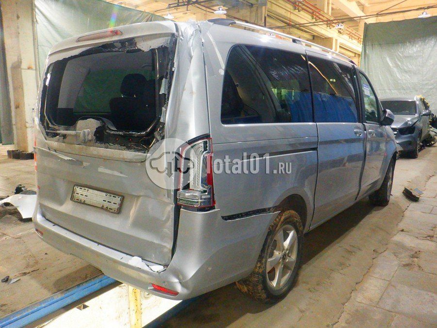 Фото Mercedes-Benz V-класс 16