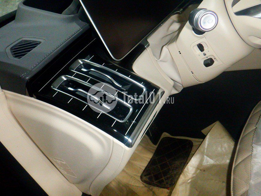 Фото Mercedes-Benz S-класс 102