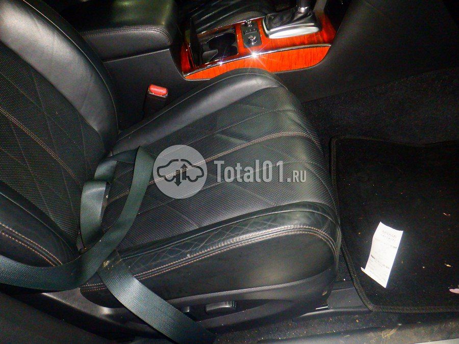 Фото Infiniti QX70 38