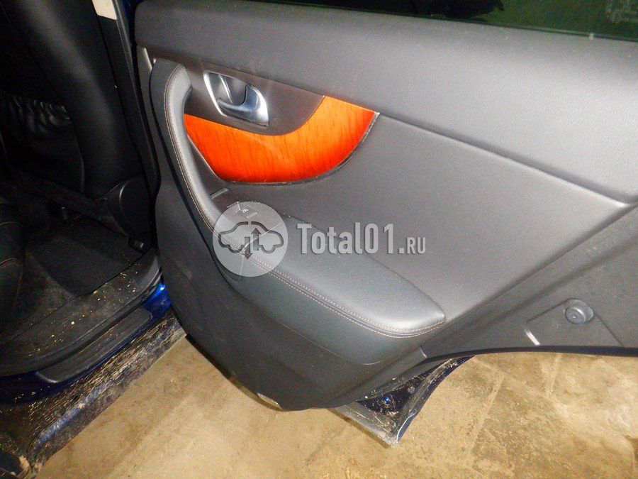 Фото Infiniti QX70 52