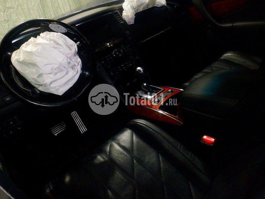 Фото Infiniti QX70 110