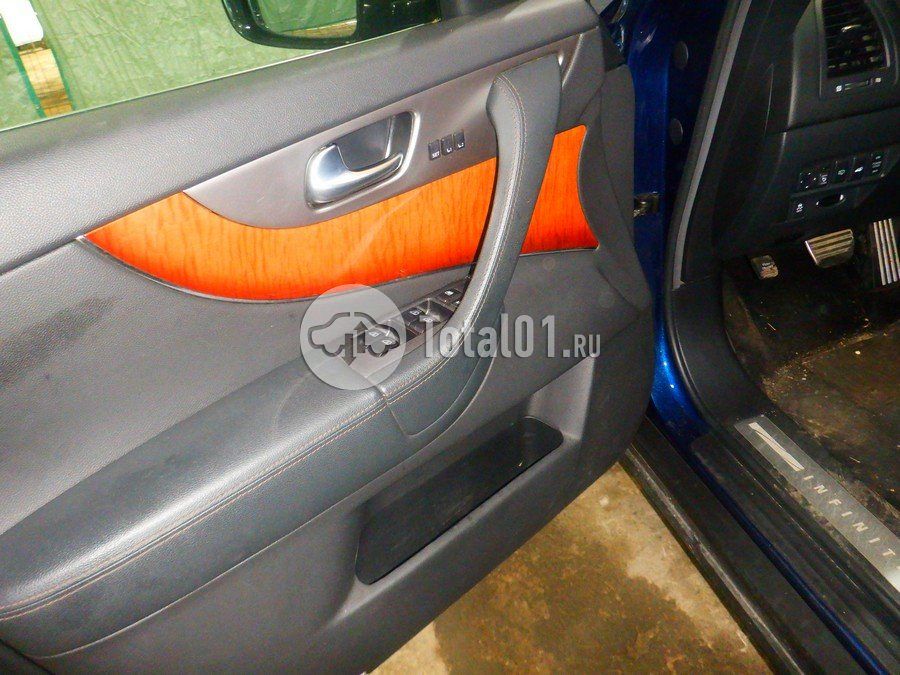 Фото Infiniti QX70 112