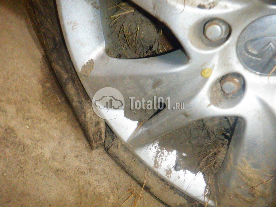 Фото Infiniti QX70 186