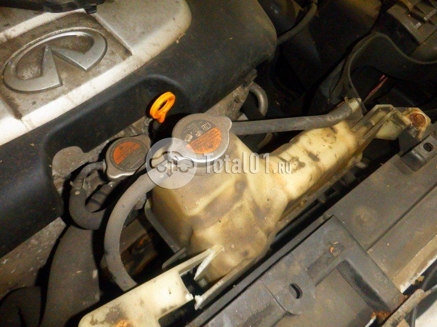 Фото Infiniti QX70 358