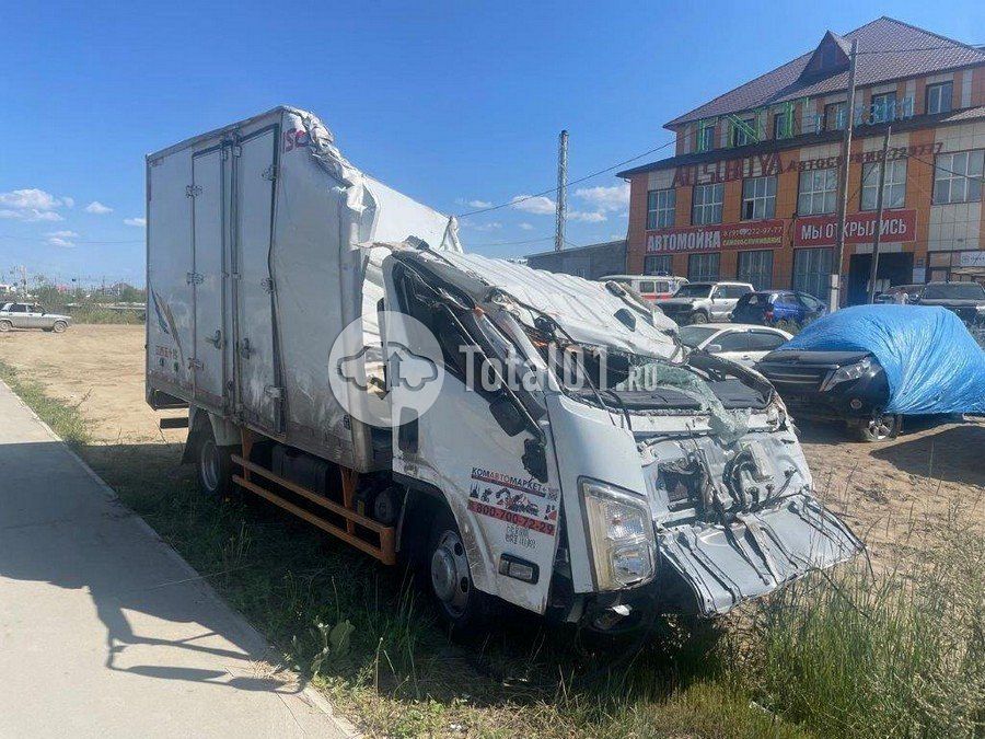 Фото Isuzu Elf (N-series) 18
