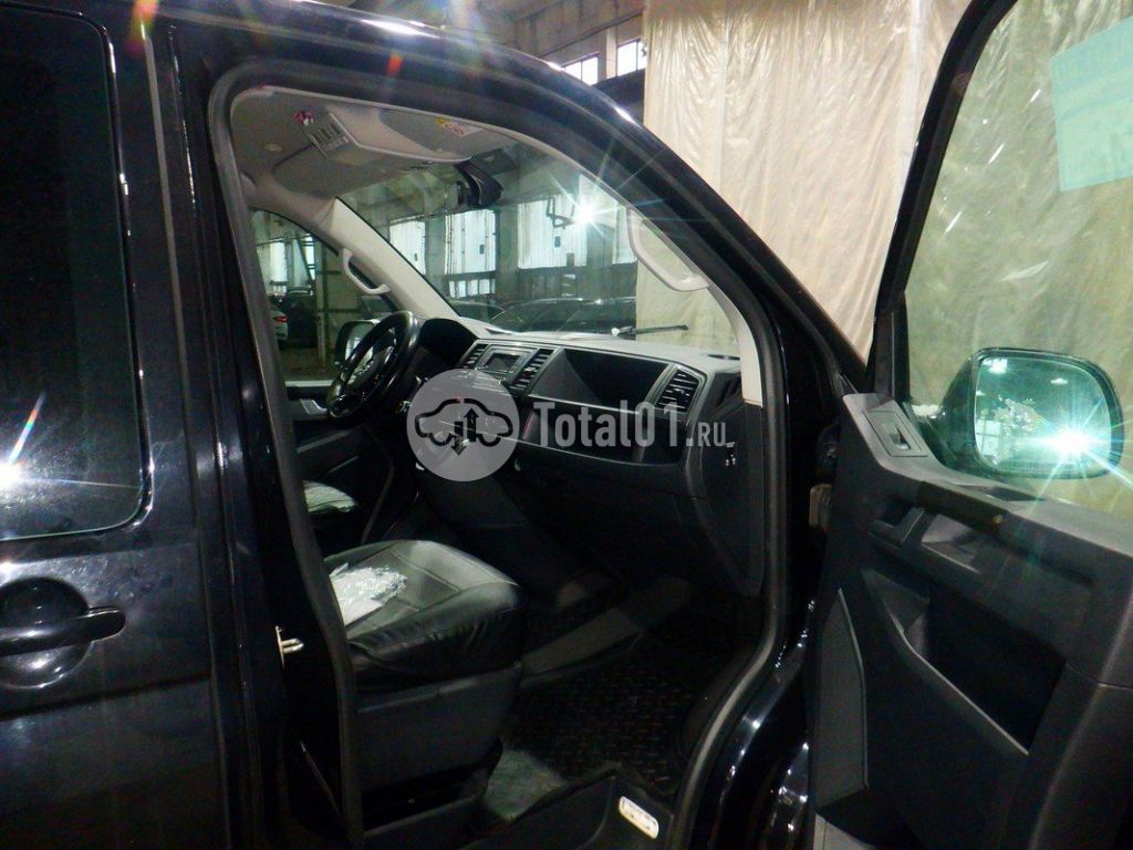 Фото Volkswagen Caravelle 82