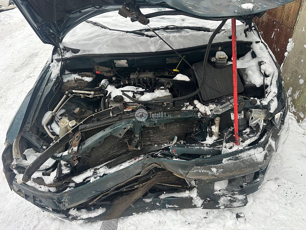 Фото Mitsubishi Space Wagon 16