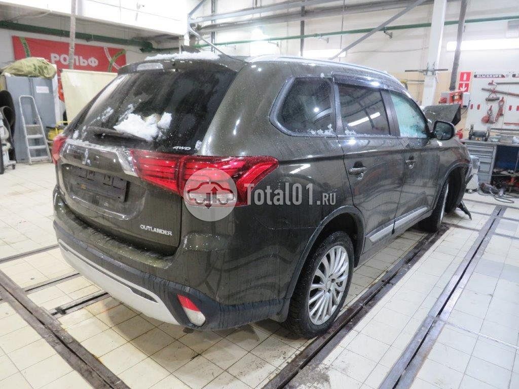 Фото Mitsubishi Outlander 8