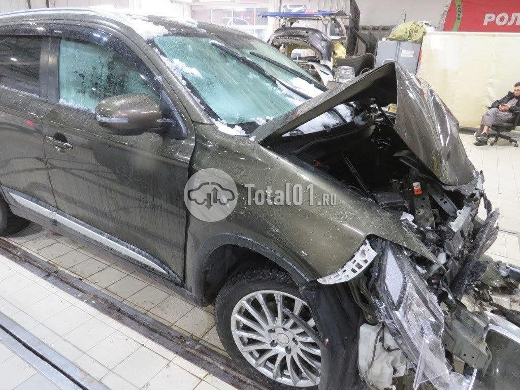 Фото Mitsubishi Outlander 10