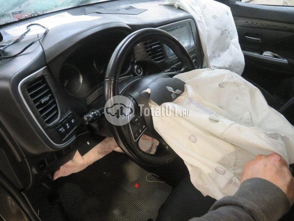 Фото Mitsubishi Outlander 610