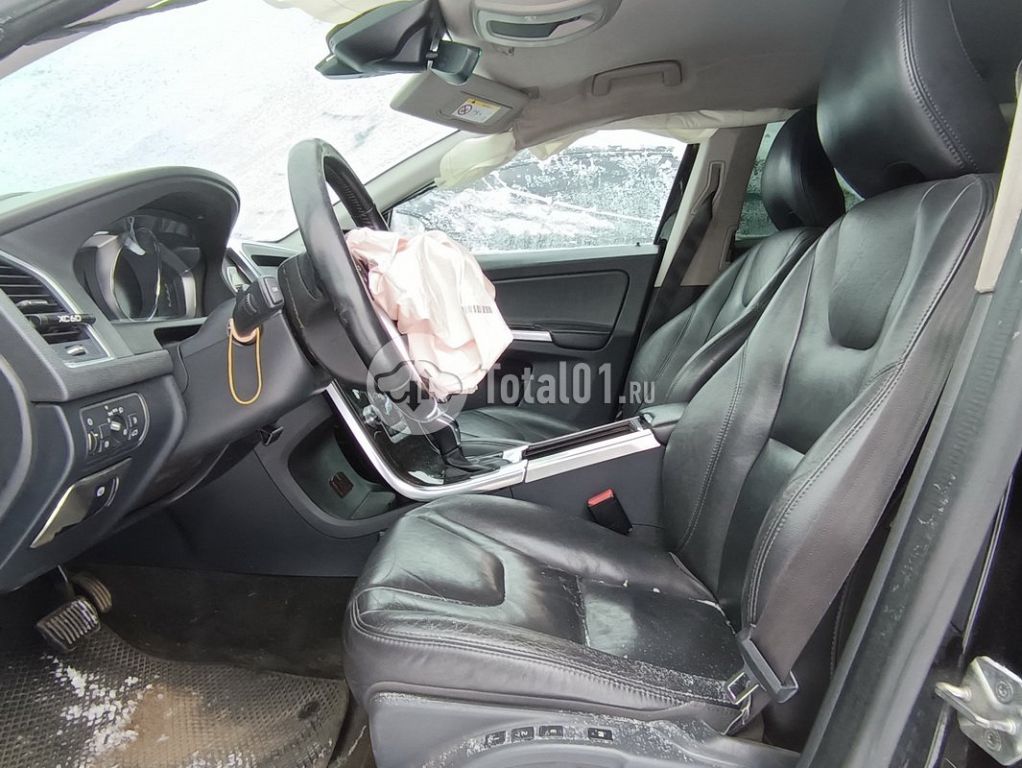 Фото Volvo XC60 76