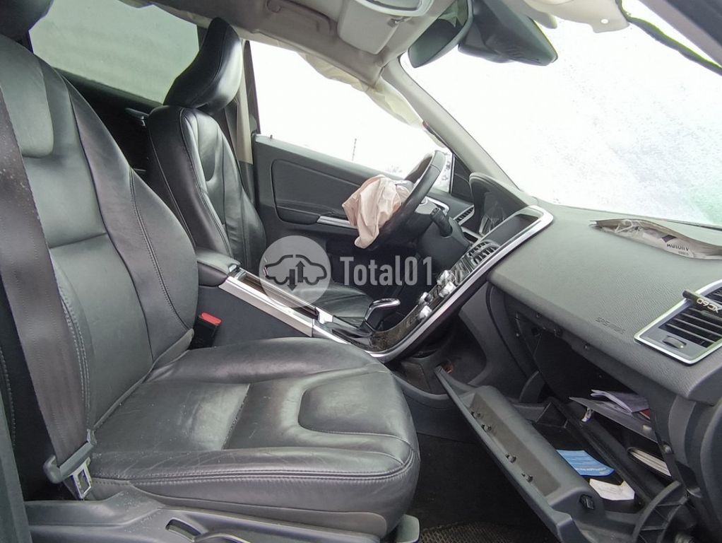 Фото Volvo XC60 130