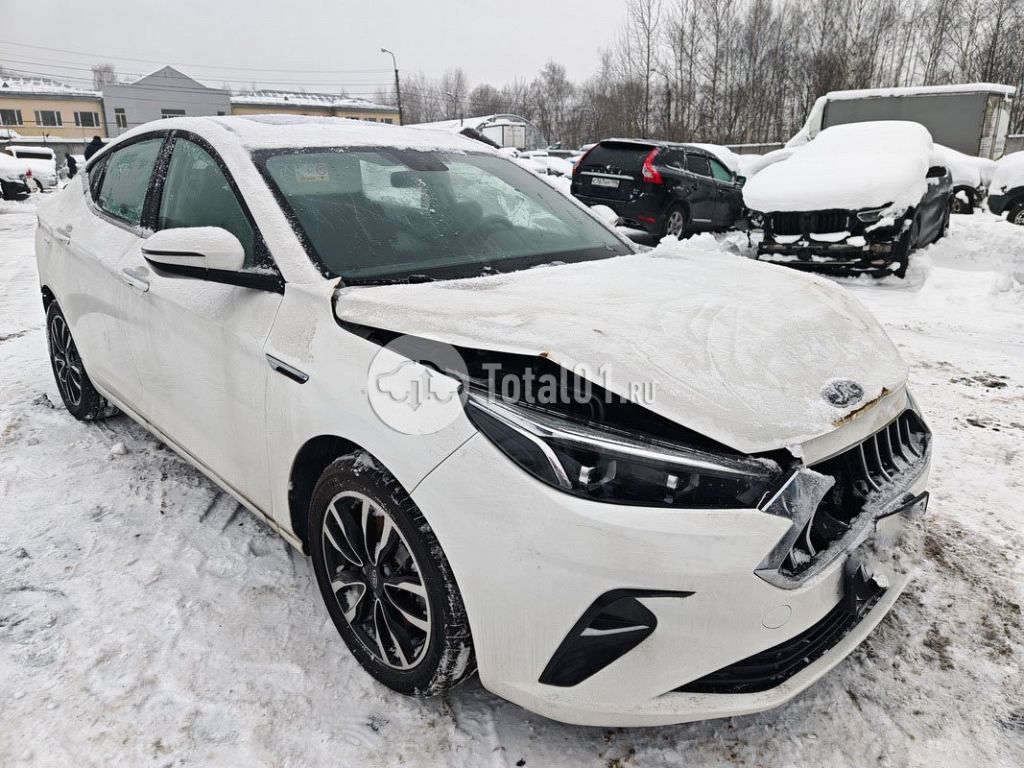 Фото JAC J7 2