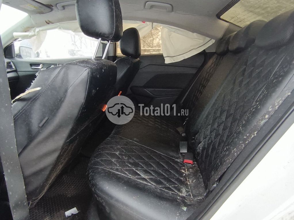 Фото Hyundai Solaris 100