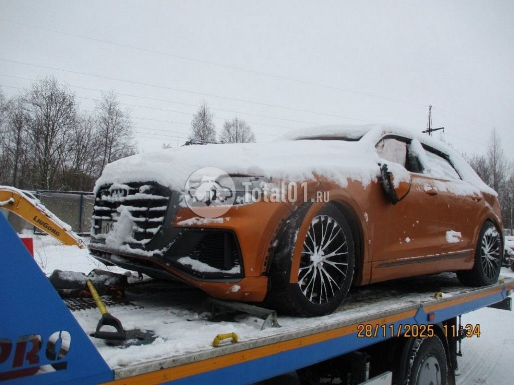 Фото Audi Q8 24