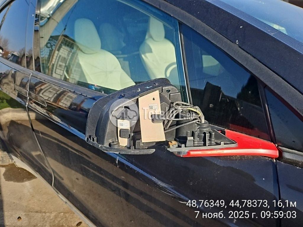 Фото Tesla Model X 28