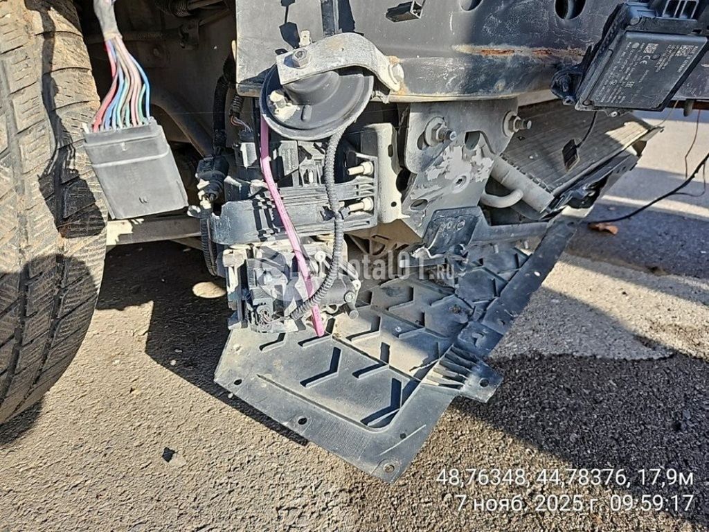 Фото Tesla Model X 32