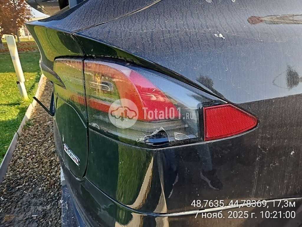 Фото Tesla Model X 72