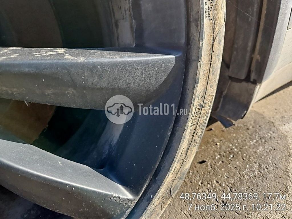 Фото Tesla Model X 80