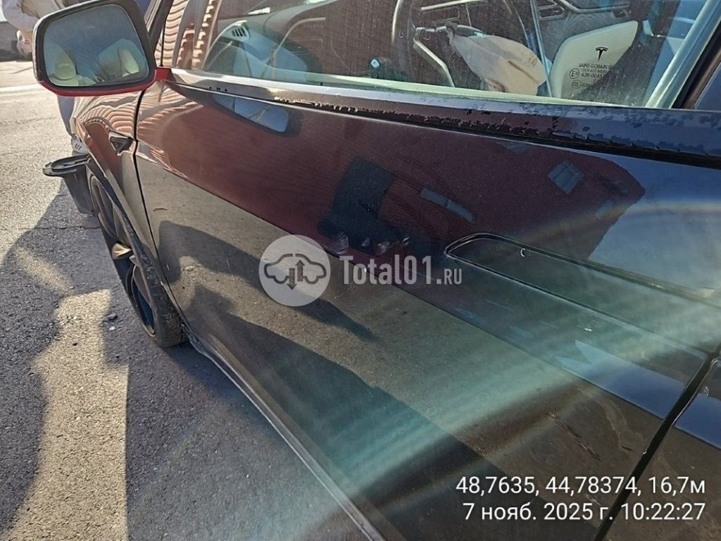 Фото Tesla Model X 102