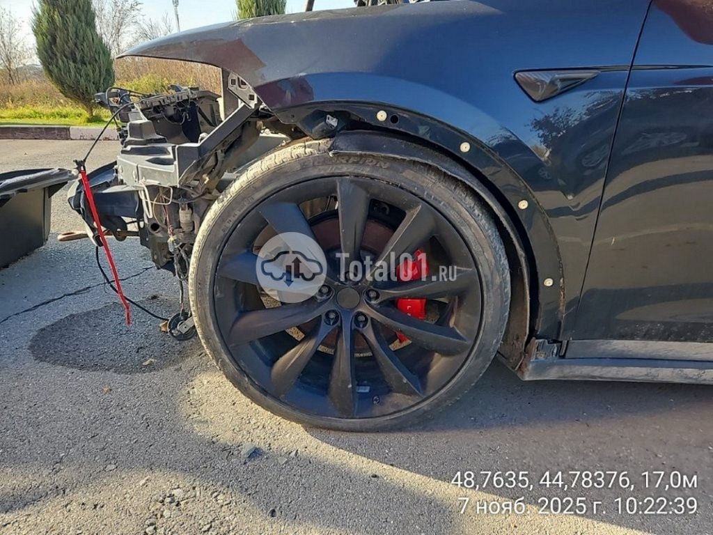 Фото Tesla Model X 108