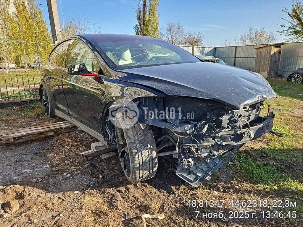 Фото Tesla Model X 138