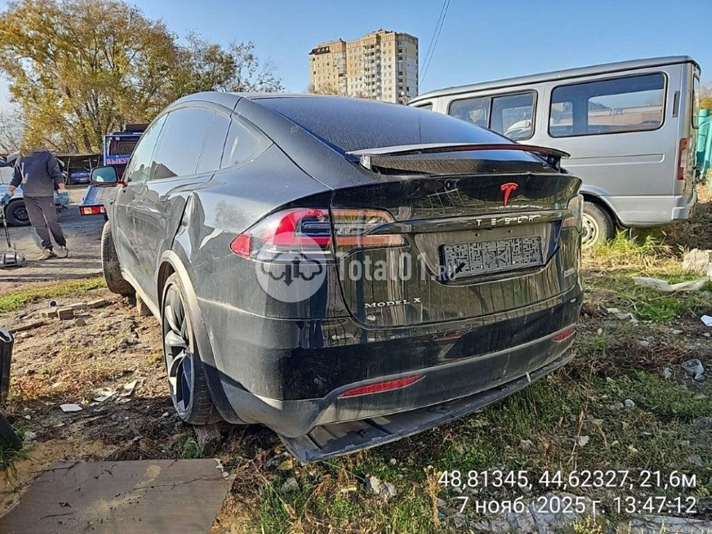 Фото Tesla Model X 142