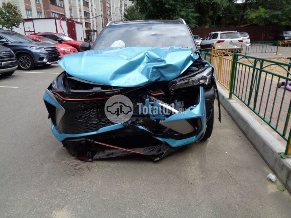 Фото Geely Coolray 4