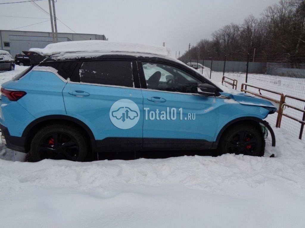 Фото Geely Coolray 14