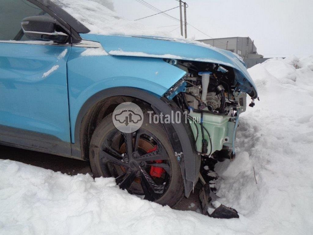 Фото Geely Coolray 18