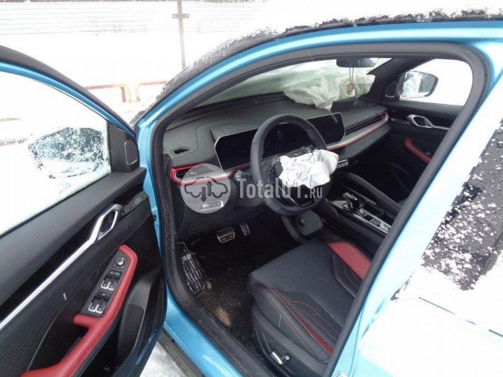 Фото Geely Coolray 32