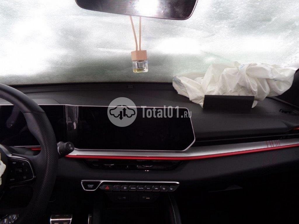 Фото Geely Coolray 38