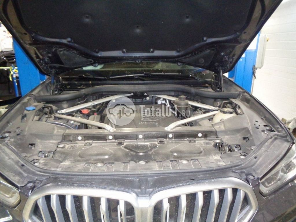 Фото BMW X6 12