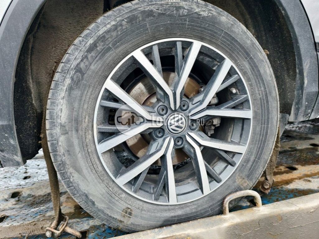 Фото Volkswagen Tiguan 8