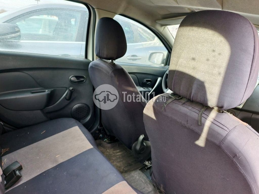 Фото Renault Logan 42