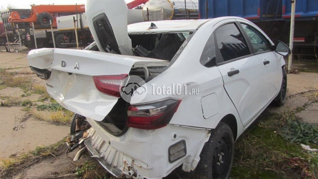Фото ВАЗ (LADA) Vesta 14