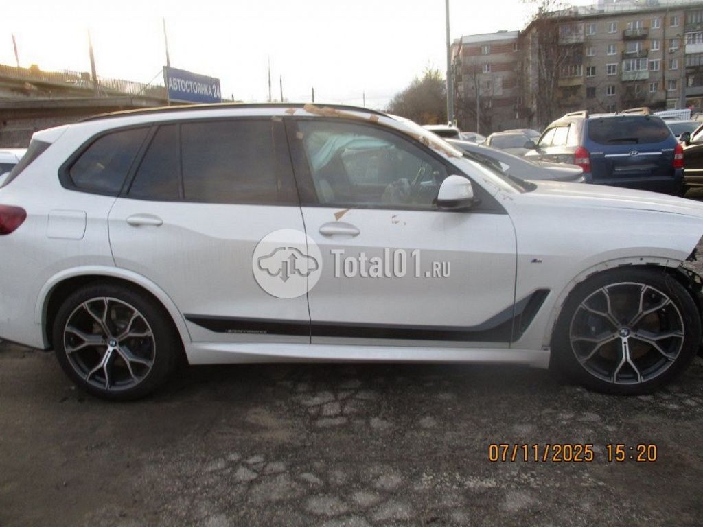 Фото BMW X5 8
