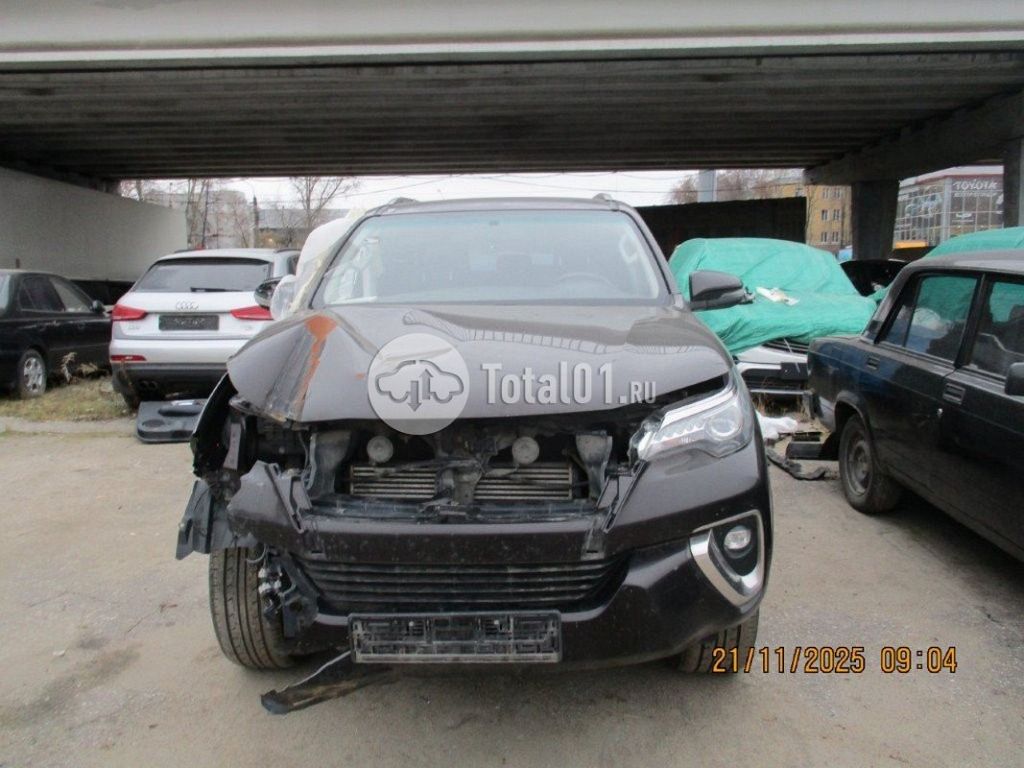 Фото Toyota Fortuner 4