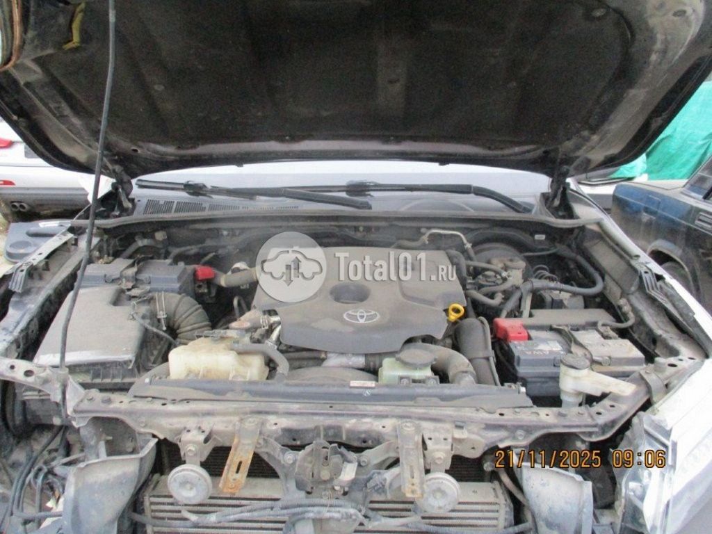 Фото Toyota Fortuner 28