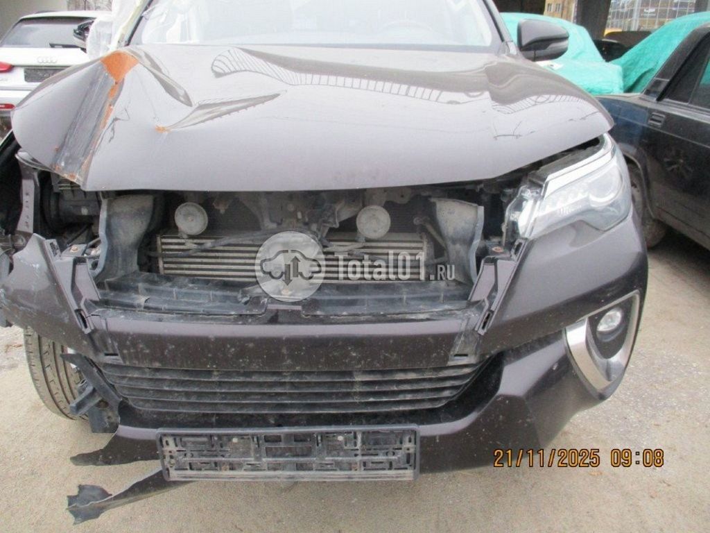 Фото Toyota Fortuner 72