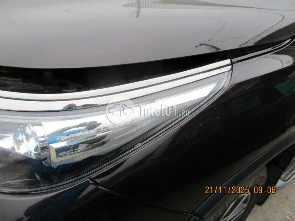 Фото Toyota Fortuner 80