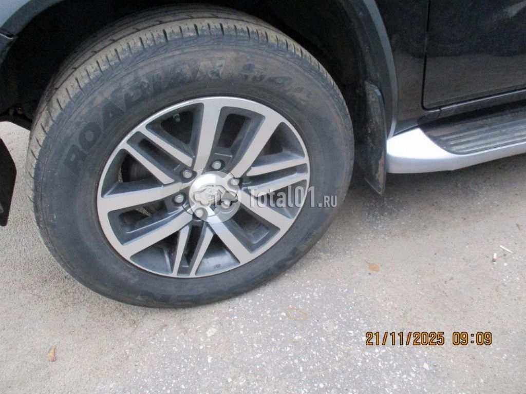 Фото Toyota Fortuner 88