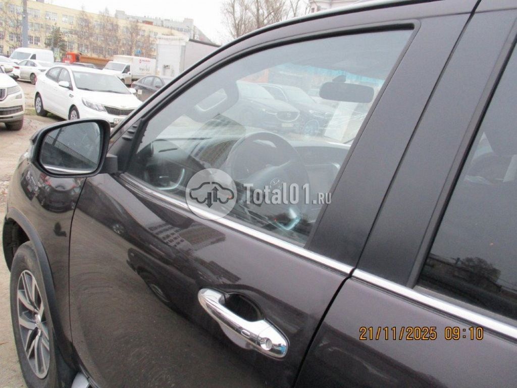 Фото Toyota Fortuner 110