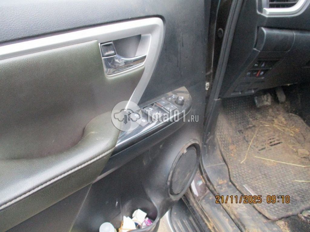 Фото Toyota Fortuner 118