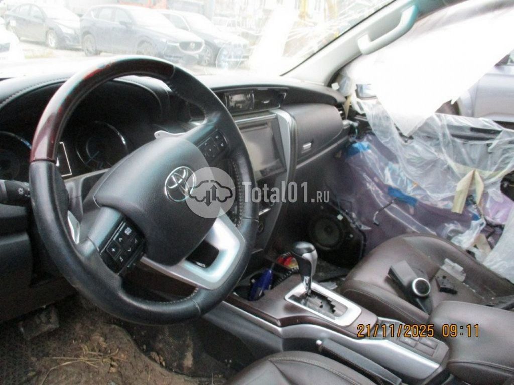 Фото Toyota Fortuner 132