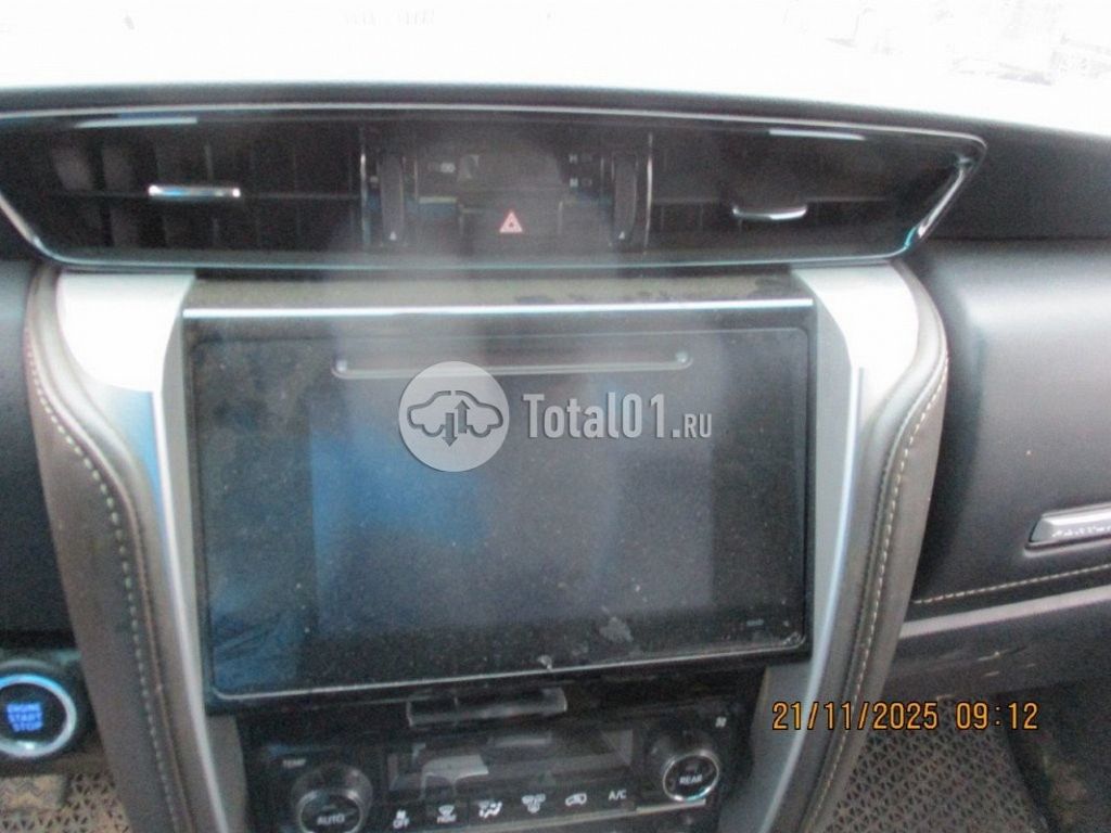 Фото Toyota Fortuner 144